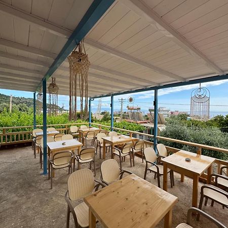 Guesthouse Rondo Himare Exteriör bild
